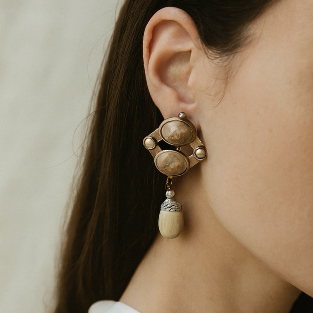 Elegant Cream and Gold Earrings